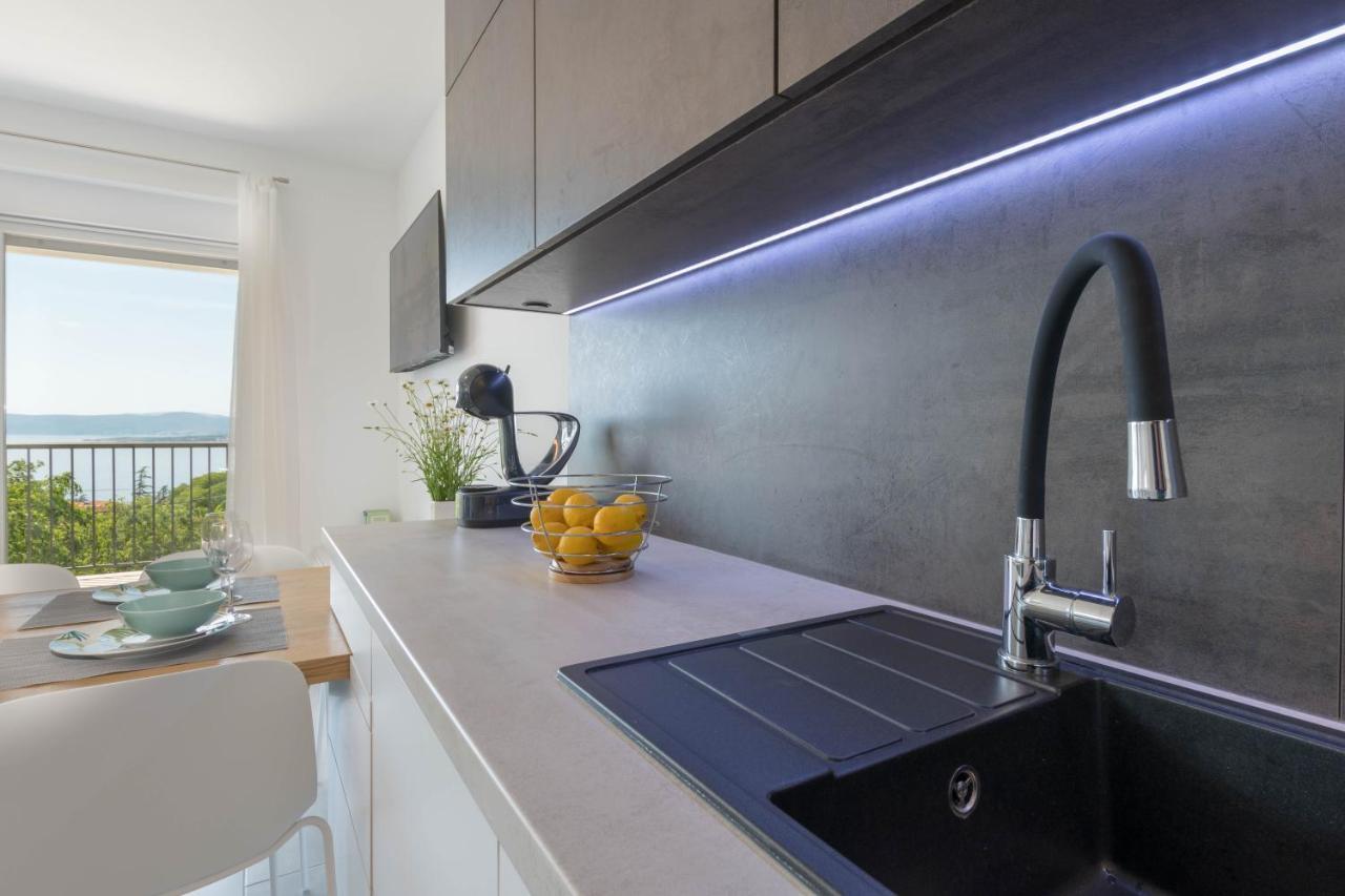 Moon Apartment *
